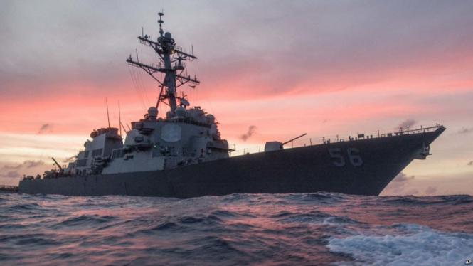 kapal USS John S. McCain tabrakan dengan kapal dagang