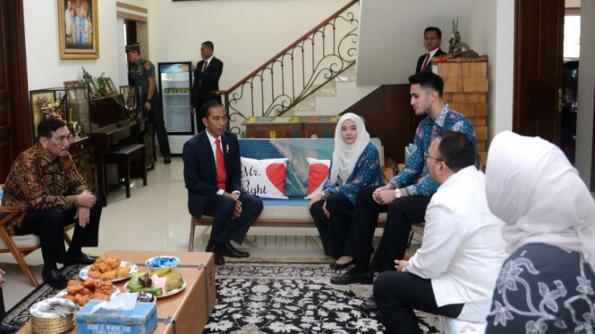 Jokowi ke rumah Sys Ns