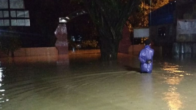 Hujan Deras, Ribuan Rumah di Cirebon Kebanjiran