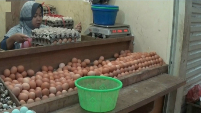 Pedagang Telur Ayam di Pasar