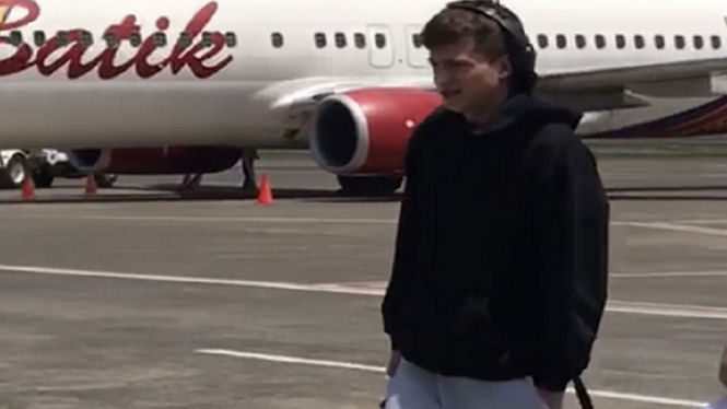 charlie puth tiba di jakarta