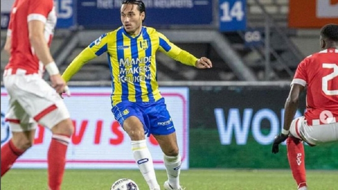 Ezra Walian Saat Memperkuat RKC Waalwijk