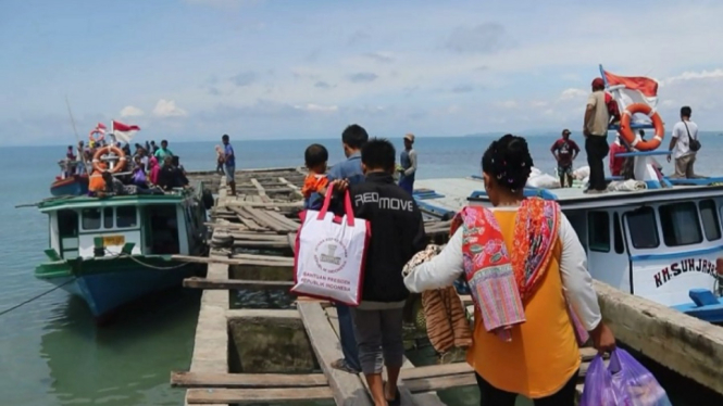 Ribuan Pengungsi Tsunami Selat Sunda Kembali ke Pulau Sebesi