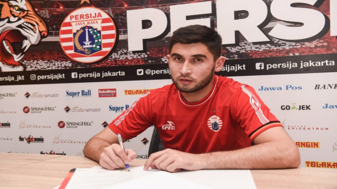 Jakhongir Abdumuminov resmi menjadi pemain Persija