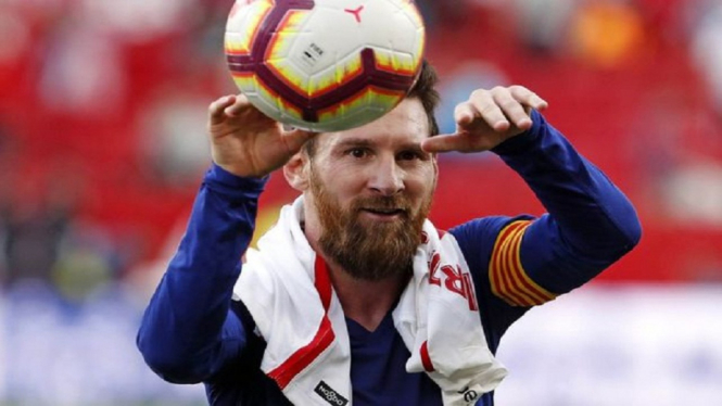 Lionel Messi selalu menyimpan bola hattrick di rumahnya