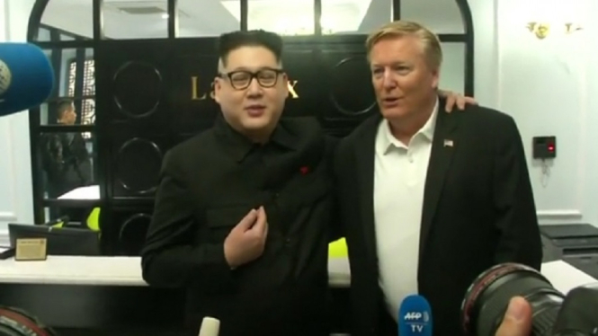 Komedian australia berkedok Trump-Kim