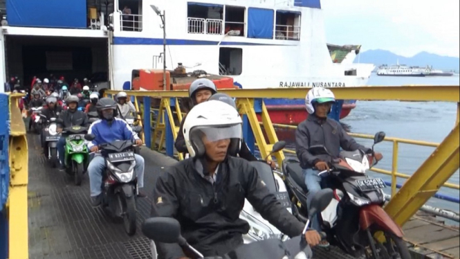 Ribuan Kendaraan Padati Pelabuhan Ketapang Jelang Hari Raya Nyepi