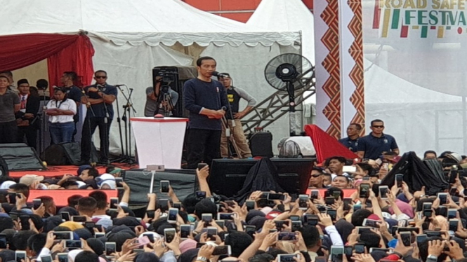 Presiden Jokowi Bagikan Tips Aman Bersepeda Motor di Palembang