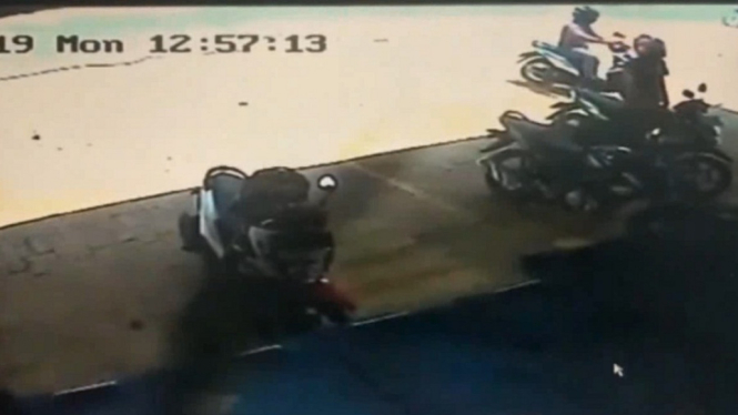 Aksi Pencurian Sepeda Motor Di Lampung Terekam CCTV