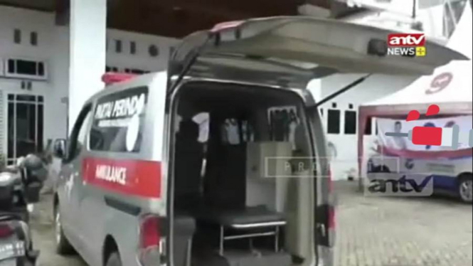Mobil Ambulan Gratis Disediakan Untuk Para Caleg yang Stress Karena Gagal