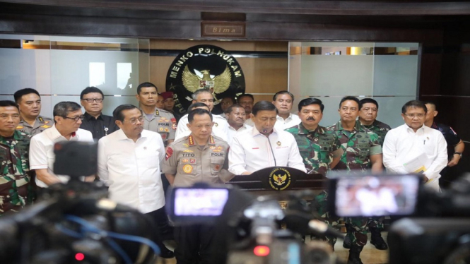 Menkopolhukam Wiranto: Aparat Tak Dilengkapi Senjata dan Peluru Tajam