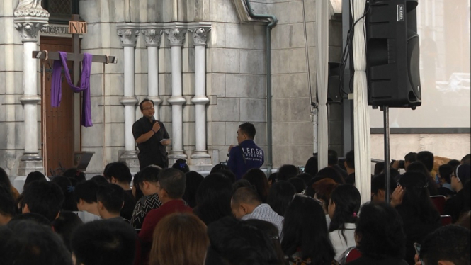 Umat Kristiani Peringati Wafatnya Yesus Kristus di Gereja Katedral Jakarta