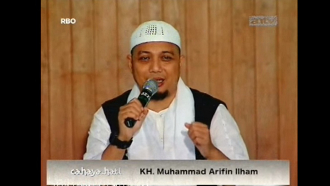 Almarhum Ustadz Arifin Ilham Saat Mengisi Acara Cahaya Hati ANTV