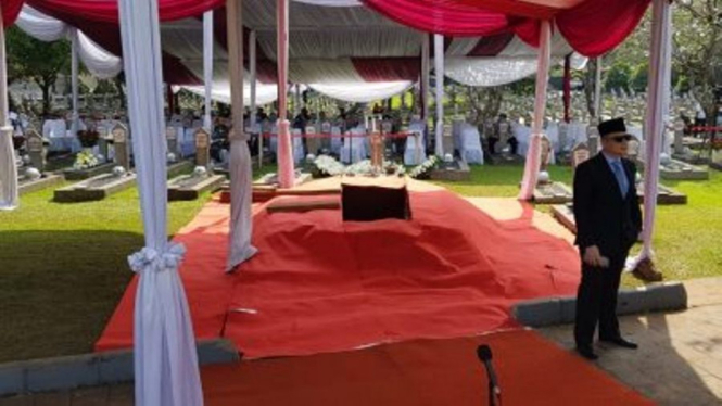 Persiapan Lokasi Upacara Pemakaman Almarhumah Ani Yudhoyono di TMP Kalibata, Jakarta Selatan.
