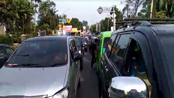 Puncak, Bogor, Satu Arah Untuk Arus Kendaraan Turun ke Jakarta