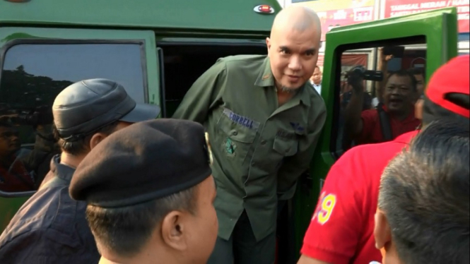 Dipindahkan, Ahmad Dhani Tiba di Rumah Tahanan Cipinang Jakarta