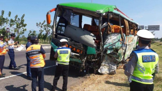 Bus Safari yang kecelakaan di Tol Cipali KM 150+900, Senin (17,6,2019) dini hari. Kecelakaan itu menewaskan 12 orang.