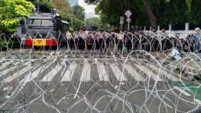 Suasana di depan Gedung KPU