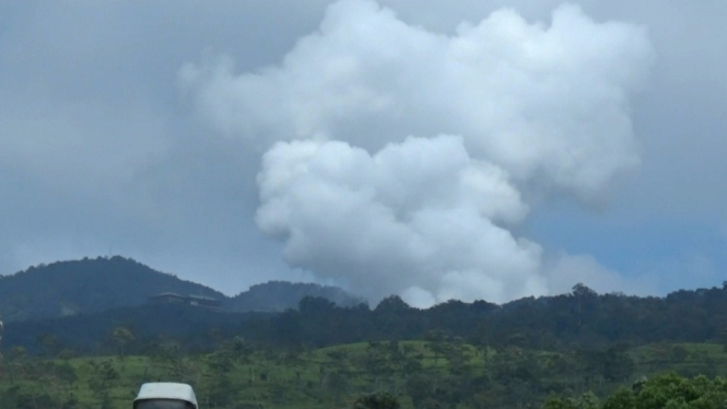 Tangkuban Parahu masih erupsi