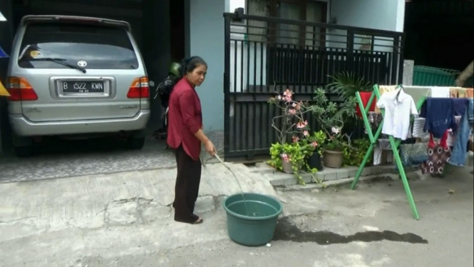 Warga Perumahan Buana Gardenia Tangerang Keluhkan Air PDAM Ada Cacing Kecil