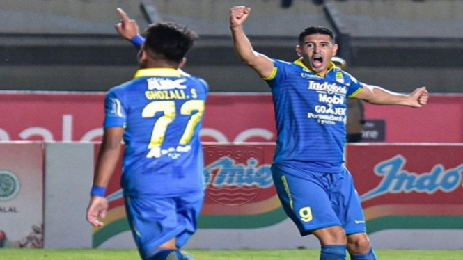 Ghozali Siregar dan Esteban Vizcarra berhasil menciptakan gol bagi Persib saat ditahan Borneo FC 2-2