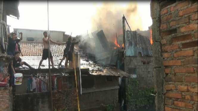 Kebakaran di Cipinang Hanguskan Tujuh Rumah Kontrakan Warga (Foto:ANTV/Simon Tobing)