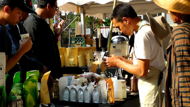 7.400 Cup Kopi Gratis Dibagi di Banaran Coffee Festival 2019