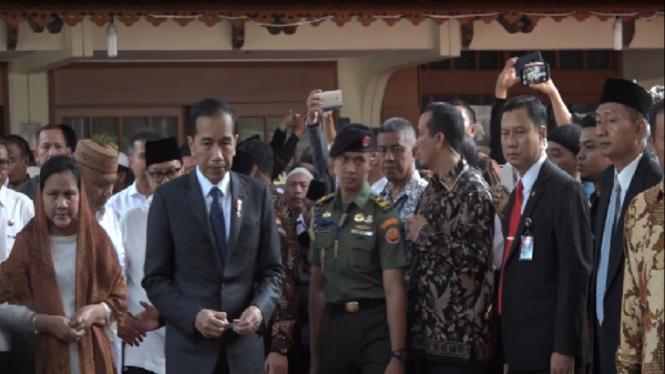 Presiden Jokowi Takziah ke Rumah Duka BJ Habibie