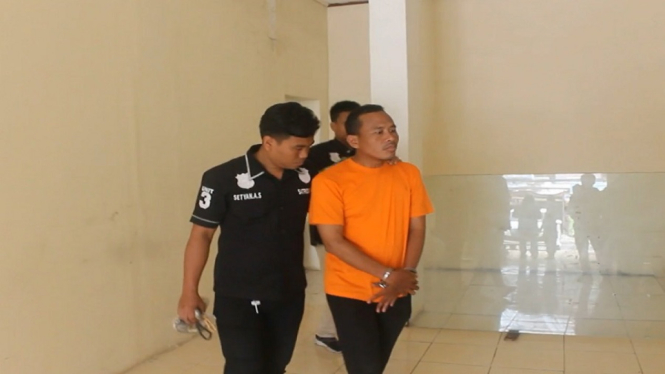 Cari Barang Bukti, Polisi Geledah Kantor Travel Umroh PT. Damtour