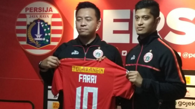 Persija Jakarta saat memperkenalkan pemain barunya, Syaffarizal Mursalin Agri