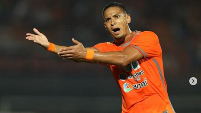 Mantan pemain Persija, Renan Silva memberi assis satu-satunya gol kemenangan Borneo FC yang dilesakkan Lerby Eliandry di menit ke-66