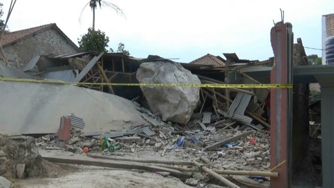 Batu Besar Rusak Rumah di Purwakarta, Perusahaan Tambang Tanggung Jawab
