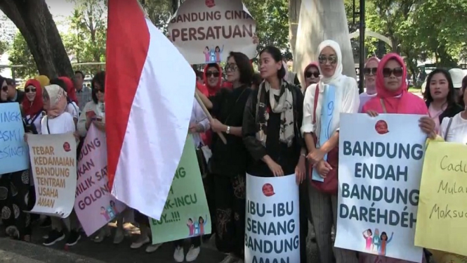 Emak-emak Ngomporin Warga Kota Bandung Jaga Kondusifitas