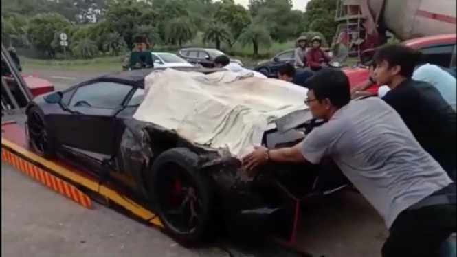 LAMBORGINI RAFI TERBAKAR