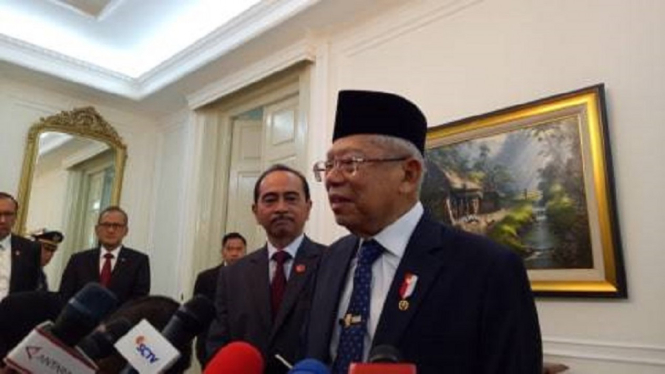 Usai Dilantik, Wapres Ma'ruf Amin Langsung Ngantor dan ini saat Wapres Ma'ruf Amin memberikan keterangan kepada wartawan (Foto: Biro Pers Istana Wapres))