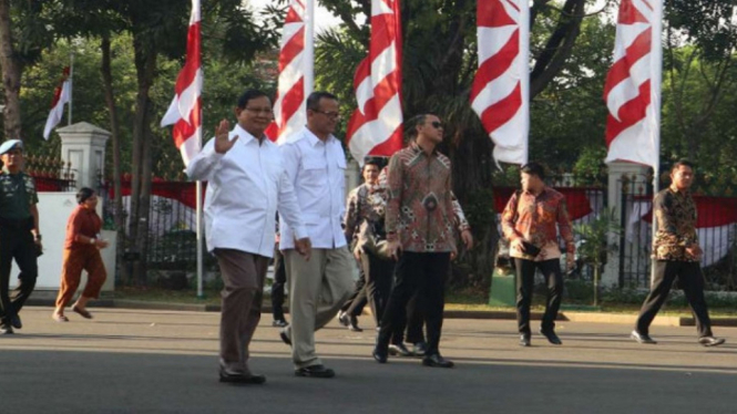 Prabowo datang ke istana