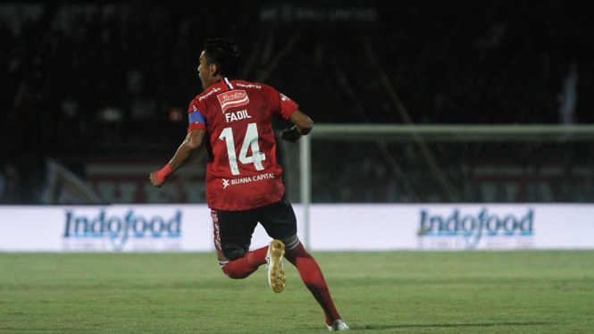 Fadil Sausu menyumbang satu gol pada menit ke-10 dalam kemenangan 3-0 Bali United atas badak Lampung FC