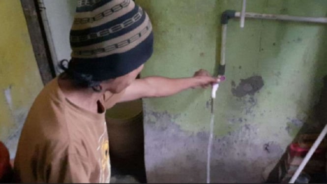 Air Sumur Rumah Warga di Tangerang Mendadak Bau Minyak Tanah