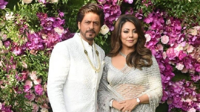 Romantisme Ulang Tahun Pernikahan Shah Rukh Khan dan Gauri Khan (Foto Instagram @shahrukh._.khan_)