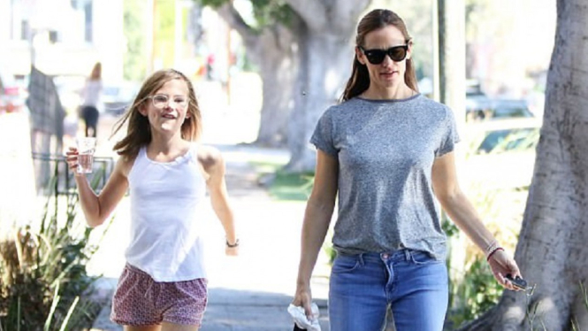 Jennifer Garner Melarang Violet Anaknya, Memiliki Akun Instagram (Foto: Dailymail.co.uk)