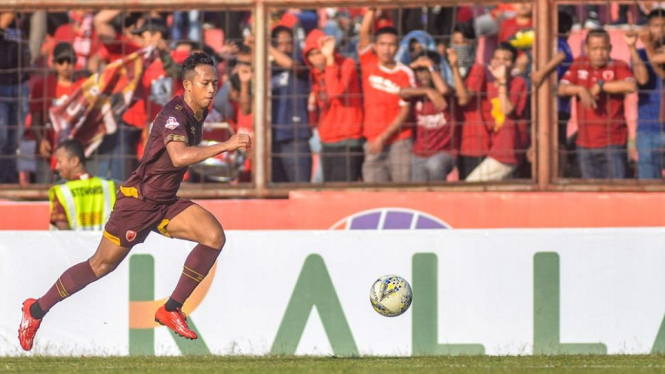 PSM Makassar 2-1 Kalteng Putra - hadiah ulang tahun PSM dan sang pelatih Darije Kalezic