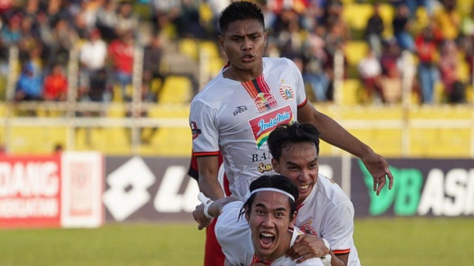 Gol Ryuji Utomo di menit ke-60 yang membuat Persija Jakarta memaksakan hasil imbang 2-2 dengan Semen Padang