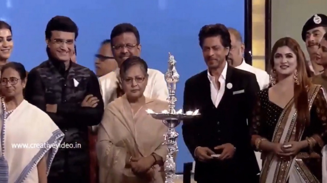 Saat Pidato Shah Rukh Khan di KIFF Tidak Ada yang Menganggap Serius (Foto Tangkap Layar Twitter @SRKUniverse)