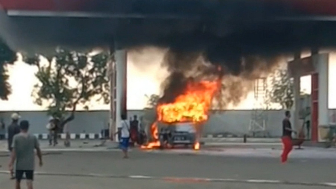 Lagi Isi Bensin di SPBU Bungi Pinrang, Mobil Terbakar 1 Orang Terluka