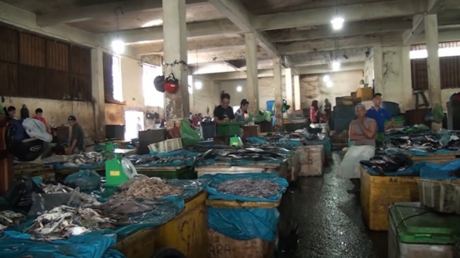 pasar ikan sepi pembeli