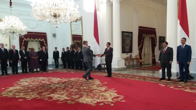 Jokowi saat menerima surat kepercayaan dari negara sahabat