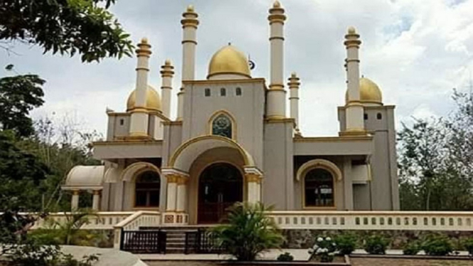 Masjid Keren di Tempat Angker Tengah Kebun Kopi