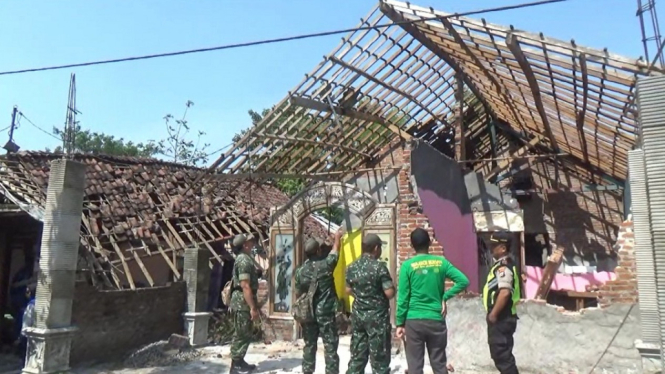 RUMAH RUSAK ANGIN PUTING BELIUNG NGANJUK