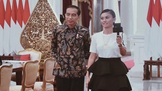 Kontroversi 'Tak Memiliki Darah Indonesia', Agnez Mo Pernah Ngevlog Bareng Jokowi (Foto Instagram @agnezmo)
