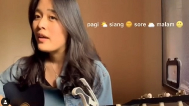 Video Viral Lagu 'Celengan Rindu' Diubah Menjadi 'Celengan Skripsi', Ini Liriknya (Foto Tangkap Layar Video)